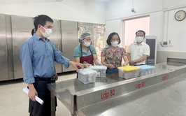 Ban Văn hóa – Xã hội HĐND phường Yên Nghĩa kiểm tra, giám sát công tác thu, chi và tổ chức bữa ăn bán trú tại các trường học công lập