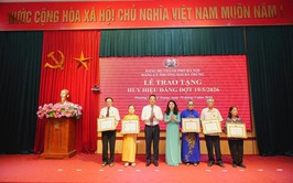 Phường Hai Bà Trưng long trọng tổ chức lễ trao tặng huy hiệu Đảng đợt 19/5/2026