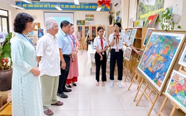 Trường THCS Tân Triều: Ấn tượng triển lãm tranh “Dòng chảy sắc màu”