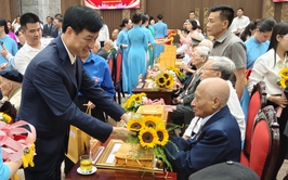 Đảng bộ xã Phú Xuyên vinh dự có đảng viên được nhận Huy hiệu 70 năm tuổi Đảng