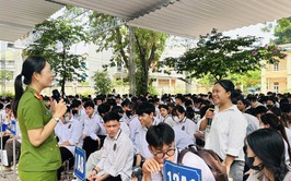 Tuyên truyền pháp luật và an toàn giao thông cho học sinh tại Trung tâm GDNN-GDTX Ứng Hòa