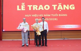 Tự hào truyền thống kiên trung qua những tấm Huy hiệu Đảng