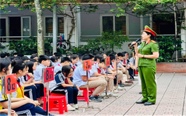 TUYÊN TRUYỀN PHÁP LUẬT VỀ BÌNH ĐẲNG GIỚI VÀ PHÒNG CHỐNG BẠO LỰC HỌC ĐƯỜNG TẠI TRƯỜNG THCS THỊNH LIỆT