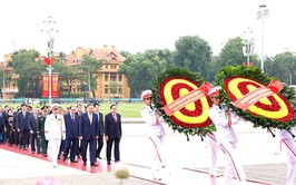 Lãnh đạo Đảng, Nhà nước và thành phố Hà Nội viếng Chủ tịch Hồ Chí Minh và các Anh hùng liệt sĩ