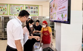 XÃ VĨNH THANH: GIÁM SÁT CÔNG TÁC BẢO ĐẢM AN TOÀN THỰC PHẨM TẠI TRƯỜNG MẦM NON HẢI BỐI