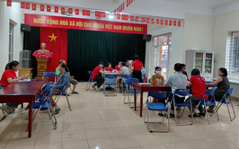 Cụm dân cư Trung Kính Hạ hỗ trợ người dân chuẩn hóa thông tin thuê bao di động mạng Viettel