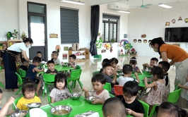 Xã Mỹ Đức tăng cường kiểm tra an toàn thực phẩm tại các bếp ăn tập thể trường học và các cơ sở cung cấp nguyên liệu thực phẩm, cơ sở chế biến suất ăn sẵn cho các trường  học