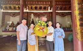 Đồng chí Lý Duy Xuân – Phó Bí thư thường trực Đảng uỷ phường thăm, tặng quà chùa Quang Phúc nhân dịp Đại lễ Phật đản PL 2570 - DL 2026