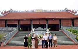 Đồng chí Chu Văn Khang cùng đoàn thăm chúc mừng tại chùa Đông Linh, chùa Tân Sơn, chùa Thiên Sơn