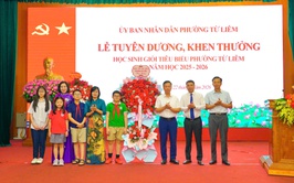 Phường Từ Liêm tuyên dương, khen thưởng 190 học sinh giỏi tiêu biểu năm học 2025-2026