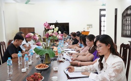 Họp Ban chủ nhiệm câu lạc bộ văn nghệ xã Hồng Vân