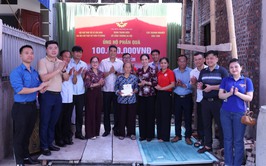 SỞ CÔNG THƯƠNG THÀNH PHỐ HÀ NỘI PHỐI HỢP HỖ TRỢ 100 TRIỆU ĐỒNG XÂY DỰNG “NHÀ CHỮ THẬP ĐỎ” CHO HỘ KHÓ KHĂN TẠI XÃ VÂN ĐÌNH