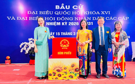 CÔ PHÓ HIỆU TRƯỞNG BÙI THỊ MINH HOÀN: TRÁI TIM NHIỆT HUYẾT VÀ BẢN LĨNH CỦA NGƯỜI GIỮ LỬA DƯỚI
MÁI TRƯỜNG MẦM NON HOA SỮA