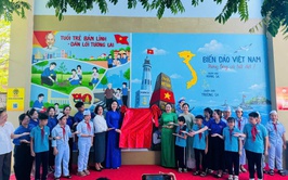 Đoàn thanh niên - Hội Đồng đội phường Tây Tựu gắn biển công trình thanh niên - măng non