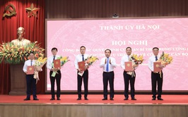 Công bố các quyết định của Ban Bí thư Trung ương Đảng và Ban Thường vụ Thành ủy Hà Nội về công tác cán bộ