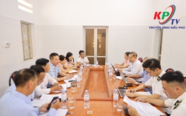 UBND XÃ KIỀU PHÚ LÀM VIỆC VỚI ĐOÀN KIỂM TRA SỐ 03 VỀ CÔNG TÁC QUẢN LÝ GIẾT MỔ, VẬN CHUYỂN, KINH DOANH ĐỘNG VẬT VÀ SẢN PHẨM ĐỘNG VẬT