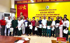 Thạch Thất tổ chức khám bệnh, tư vấn sức khỏe, cấp thuốc và tặng quà cho đối tượng chính sách năm 2026