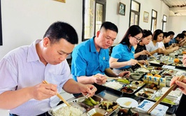 BỮA CƠM CÔNG ĐOÀN – LAN TỎA YÊU THƯƠNG, GẮN KẾT NGƯỜI LAO ĐỘNG