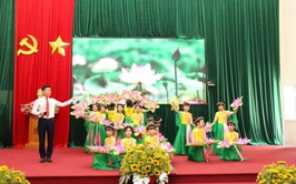 Xã Hòa Lạc tuyên dương khen thưởng, tặng quà thiếu nhi cho hơn 140 học sinh tiêu biểu năm học 2025 – 2026

