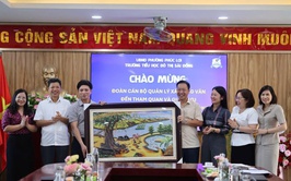 Xã Hồng Vân tham quan, trao đổi và học tập kinh nghiệm về mô hình giáo dục chất lượng cao