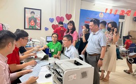 HƠN 200 ĐOÀN VIÊN, NGƯỜI LAO ĐỘNG PHƯỜNG VĂN MIẾU - QUỐC TỬ GIÁM TRAO GIỌT HỒNG YÊU THƯƠNG