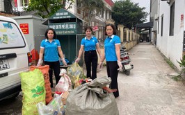 Chị Vũ Thị Đào – Chi hội trưởng Chi hội Phụ nữ Tổ dân phố 8A, phường Phú Lương tận tụy, trách nhiệm vì cộng đồng