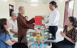 Đoàn công tác xã Thiên Lộc thăm, tặng quà 4 chùa trên địa bàn nhân dịp Đại lễ Phật đản Phật lịch 2570 – Dương lịch 2026
