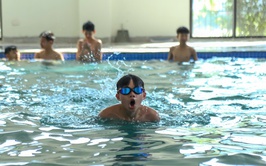 Khai mạc lớp phòng chống tai nạn đuối nước và dạy bơi miễn phí cho trẻ em xã Vân Đình