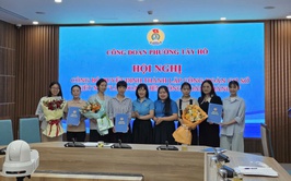 Phường Tây Hồ tổ chức Hội nghị trao Quyết định thành lập Công đoàn cơ sở và kết nạp “Lớp Đoàn viên Công đoàn tháng 5”.