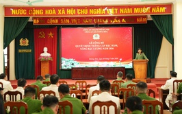 Công an xã Dương Hoà công bố quyết định thăng cấp bậc hàm, nâng lương cho cán bộ, chiến sĩ