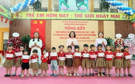 Trường Mầm non Quảng Bị tổng kết năm học 2025-2026 và tặng quà cho học sinh có hoàn cảnh khó khăn nhân dịp Quốc tế Thiếu nhi 1/6