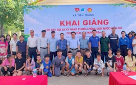 Khai giảng lớp dạy bơi và kỹ năng phòng, chống đuối nước miễn phí cho thiếu nhi hè năm 2026