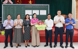 Lãnh đạo xã Đại Xuyên thăm, động viên Hội đồng thi tuyển sinh vào lớp 10 THPT năm học 2026 – 2027 