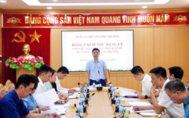Đồng chí Bí thư Đảng ủy phường làm việc với Ban Quản lý dự án đầu tư – hạ tầng phường Phú Thượng