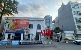 Phường Yên Hòa đẩy mạnh công tác trang trí trực quan, tuyên truyền chào mừng kỷ niệm ngày Giải phóng miền Nam (30/4) và Quốc tế Lao động (01/5)