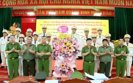 CÔNG AN XÃ THƯ LÂM TỔ CHỨC LỄ CÔNG BỐ QUYẾT ĐỊNH CỦA GIÁM ĐỐC CÔNG AN THÀNH PHỐ HÀ NỘI VỀ VIỆC THĂNG CẤP, NÂNG LƯƠNG CẤP BẬC HÀM SĨ QUAN NGHIỆP VỤ