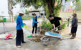 Tổ dân phố 16, 17 đồng loạt ra quân tổng dọn vệ sinh môi trường trên địa bàn khu dân cư