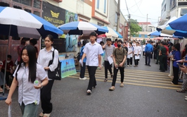 Ngày đầu kỳ thi tuyển sinh vào lớp 10 tại điểm thi Trường THPT Phú Xuyên A diễn ra an toàn, đúng quy chế