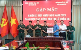 Xã Thanh Oai thăm, động viên chiến sĩ mới nhập ngũ năm 2026