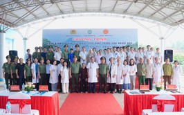 CÔNG AN THÀNH PHỐ HÀ NỘI PHỐI HỢP BỆNH VIỆN BẠCH MAI TỔ CHỨC KHÁM BỆNH, TƯ VẤN SỨC KHỎE, CẤP PHÁT THUỐC MIỄN PHÍ CHO NHÂN DÂN XÃ BA VÌ