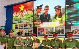 Công an phường Ô Chợ Dừa tri ân các thế hệ đi trước