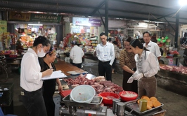 Phú Xuyên đẩy mạnh kiểm tra, nâng cao ý thức an toàn thực phẩm cho tiểu thương