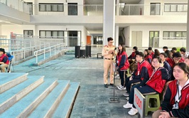 Công an phường Yên Sở phối hợp tổ chức tập huấn kỹ năng lái xe máy an toàn cho học sinh năm học 2025–2026