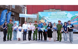 Công an phường Chương Mỹ tuyên truyền, hướng dẫn kỹ năng lái xe an toàn cho học sinh
