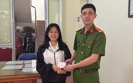 CÔNG AN PHƯỜNG NGHĨA ĐÔ: PHÁT HUY HIỆU QUẢ DỮ LIỆU DÂN CƯ, KỊP THỜI TRAO TRẢ TÀI SẢN CHO NGƯỜI DÂN ĐÁNH RƠI