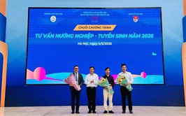 ĐOÀN TNCSHCM XÃ SÓC SƠN PHỐI HỢP VỚI TT DỊCH VỤ VIỆC LÀM VÀ HỖ TRỢ THANH THIẾU NIÊN HÀ NỘI TỔ CHỨC CHƯƠNG TRÌNH TƯ VẤN HƯỚNG NGHIỆP, TUYỂN SINH NĂM 2026 TẠI TRƯỜNG THPT ĐA PHÚC