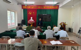 UBND phường Long Biên làm việc với các tổ dân phố về giải quyết kiến nghị của Nhân dân