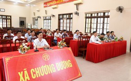 Cử tri xã Chương Dương kiến nghị nâng mức giá thu hồi đất nông nghiệp phục vụ dự án Khu Công nghiệp Phú Hà với đại biểu Quốc hội