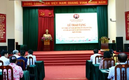 Lễ trao tặng Huy hiệu Đảng đợt 19/05/2026
