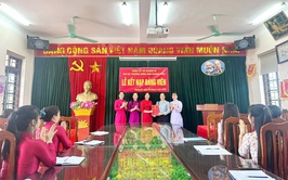 Chi bộ Trường Mầm non Hoàng Diệu tổ chức Lễ kết nạp Đảng viên mới